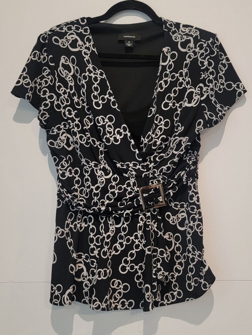 R&M Richards Black & White Chain Print Buckle Top Size 12 Shoulder Pads